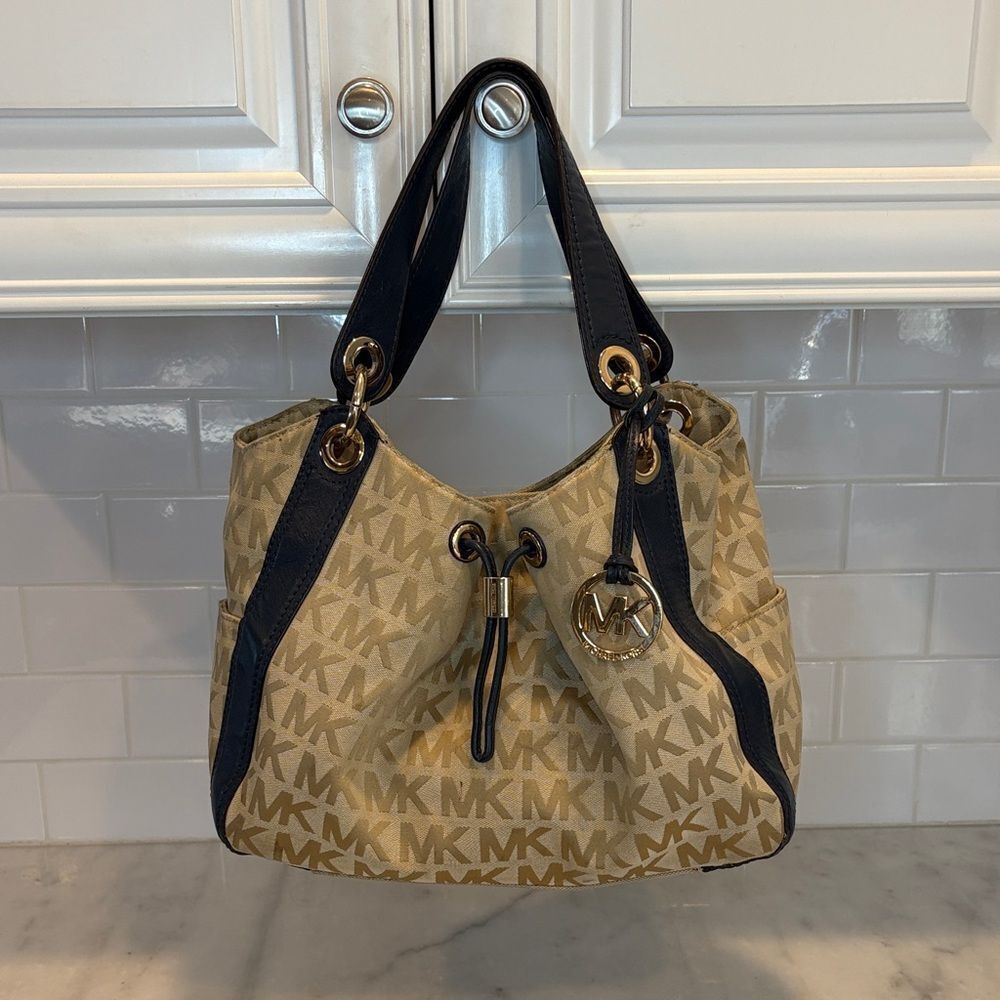 Michael Kors Bag Purse Handbag Ludlow Canvas Signature Drawstring Shoulder Bag